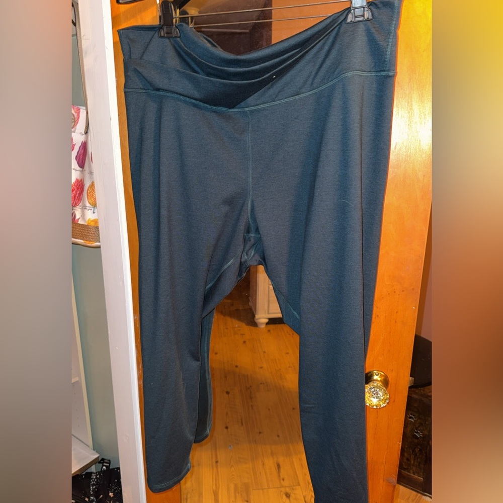 Old Navy Cross Over Extra High-Rise Leggings